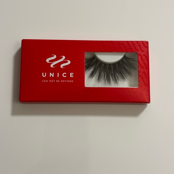 Other - UNICE Long Voluminous Black Lashes